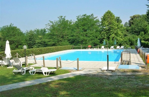 Montegrino Valtravaglia Apartment | Apartment in Bosco with Scenic Terrace