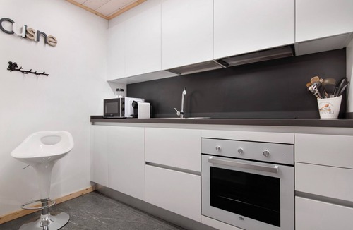 Madesimo Apartment | Apartment 'A Casa Di Anna' with Mountain View, Private Garden and Wi-Fi