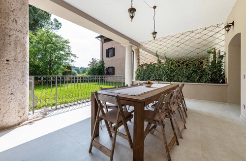 Soiano del Lago Apartment | Apartment 'Abaye I Champagne - Charm' with Shared Pool, Wi-Fi and Air Conditioning