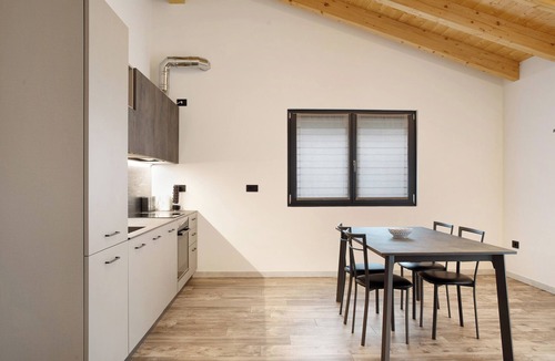 Caiolo Apartment | Apartment 'Alice' with Mountain View, Wi-Fi and Air Conditioning