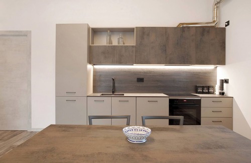Caiolo Apartment | Apartment 'Alice' with Mountain View, Wi-Fi and Air Conditioning