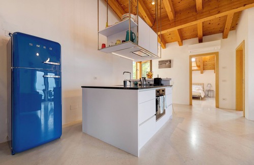Limone sul Garda Apartment | Apartment 'Antea' with Lake View, Wi-Fi and Air Conditioning