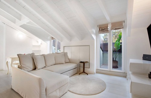 De Angeli Apartment | Apartment 'Appartamento Giuseppe' with Shared Garden, Wi-Fi and Air Conditioning