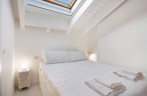 De Angeli Apartment | Apartment 'Appartamento Giuseppe' with Shared Garden, Wi-Fi and Air Conditioning