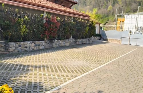 Carpeneda Apartment | Apartment 'Arcadia Opale' with Mountain View, Wi-Fi and Air Conditioning