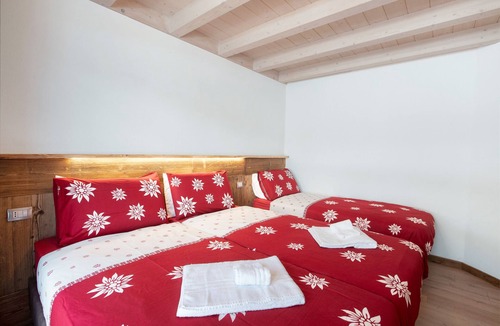 Trepalle Apartment | Apartment 'Bait Da Grachi' with Mountain View, Private Terrace and Wi-Fi