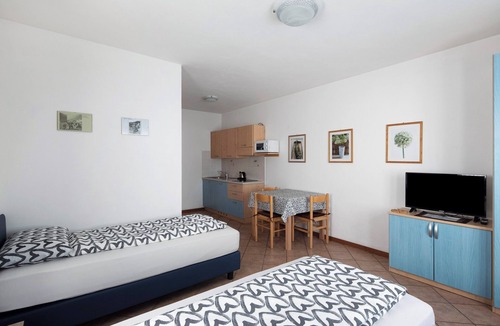 Trepalle Apartment | Apartment "Bait del Pont 52B" with Mountain View, Wi-Fi & Garden