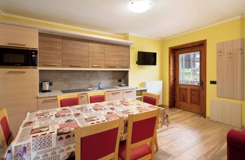 Livigno Apartment | Apartment Baita Belvedere Bondi – with Mountain View, Balcony, and Wi-Fi