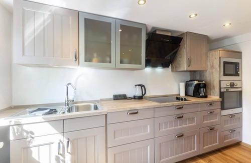Gellinghausen Apartment | Apartment 'Bödefeld' with Shared Terrace, Private Garden and Wi-Fi