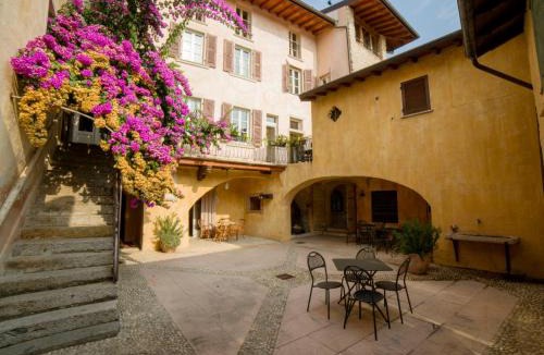 Toscolano Maderno Apartment | Apartment Borgo Alba Chiara-1 by Interhome
