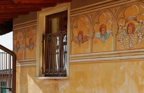 Toscolano Maderno Apartment | Apartment Borgo Alba Chiara-2 by Interhome