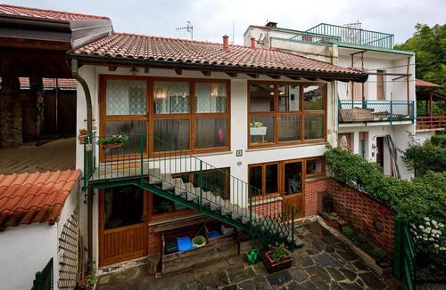Monvalle Apartment | Apartment 'Bruna - 100m Dal Lago Maggiore' with Wi-Fi