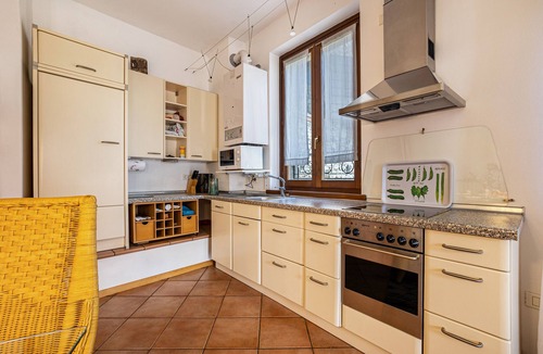 Aer Apartment | 'Apartment Capri' with Lake View, Garden & Wi-Fi