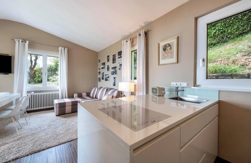 Gargnano Apartment | Apartment "Casa 50" with Garden & Shared Pool
