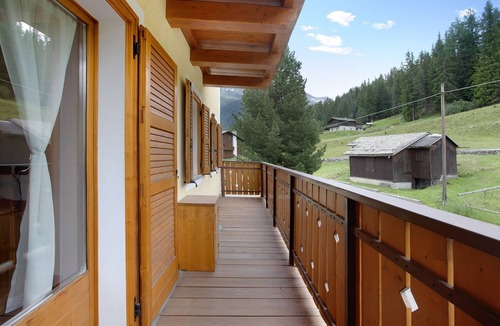Santa Caterina Valfurva Apartment | Apartment 'Casa Michela Bilocale 2' with Mountain View, Shared Terrace and Wi-Fi