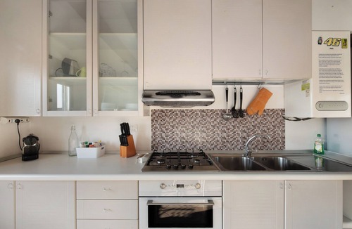 Borgo San Leonardo Apartment | Apartment 'Casa Vacanze Civetta' with Shared Terrace & Wi-Fi