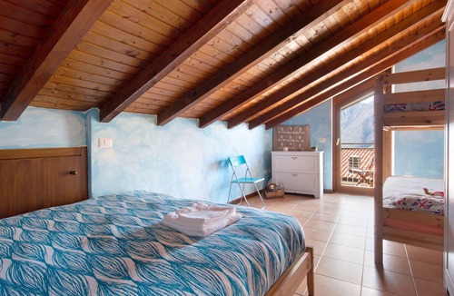 Casargo Apartment | Apartment "Casargo 1" with Mountain View & Balcony