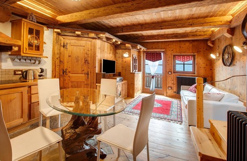 Valdisotto Apartment | Apartment 'Chalet Del Cuore' with Mountain View, Private Garden and Wi-Fi