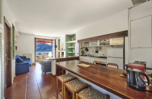 Lierna Apartment | Apartment 'Claudias Flat' with Shared Pool, Balcony and Wi-Fi