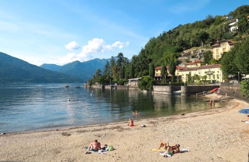 Luino Apartment | Apartment del Sole in Luino - 2 persons, 1 bedrooms