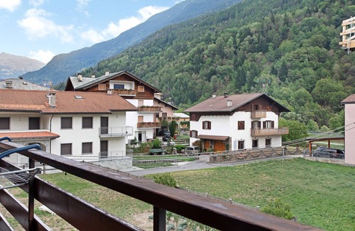 Grosio Apartment | Apartment "Dietro l'angolo" with Mountain View, Terrace & Wi-Fi