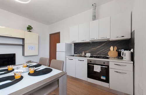 Senna Comasco Apartment | Apartment 'Dream House' with Balcony and Air Conditioning