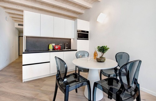 Salo Apartment | Apartment 'Flat 1' with Lake View, Wi-Fi and Air Conditioning