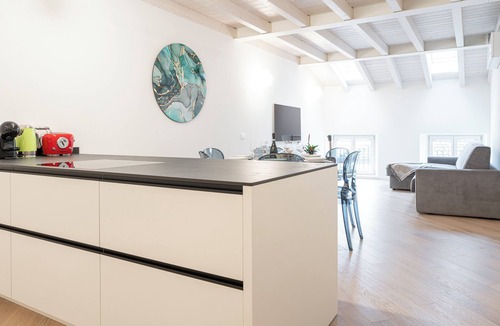 Salo Apartment | Apartment 'Flat 5' with Lake View, Wi-Fi and Air Conditioning