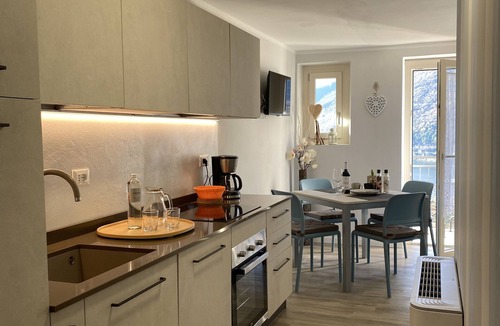 Crone Apartment | Apartment for 2 persons, balcony and garden, 500m to the lake