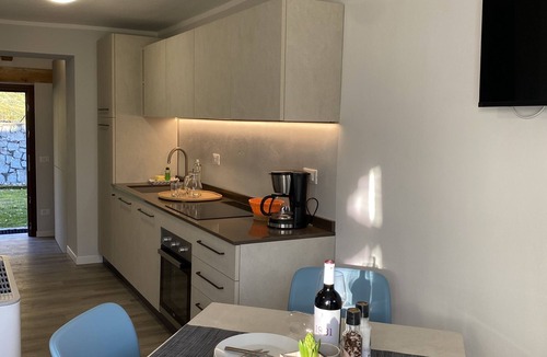 Crone Apartment | Apartment for 2 persons, balcony and garden, 500m to the lake