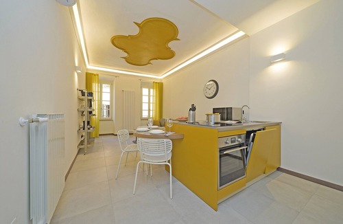 Gargnano Apartment | Apartment 'Gemhouse Ambra Garda Lake' 50 m from the lake, wi-fi and air conditioning