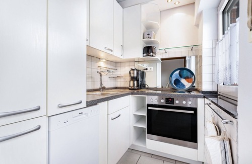 Brilon Apartment | Apartment 'Hammerschmidt' with Balcony and Wi-Fi