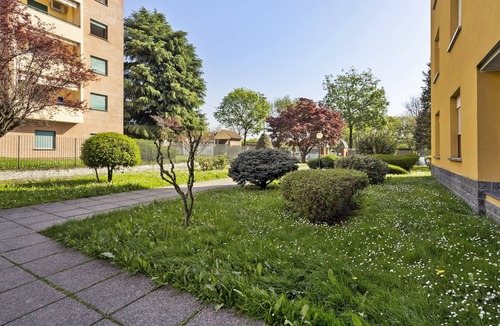 Nova Milanese Apartment | Apartment 'House Global International' with Wi-Fi and Air Conditioning
