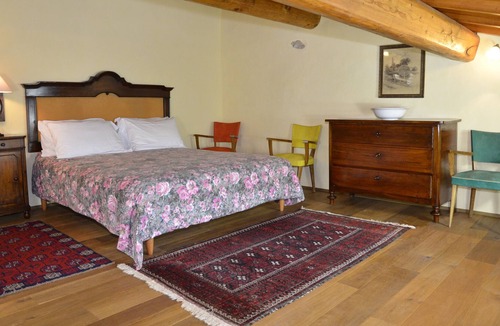 Monzambano Apartment | Apartment "I Barbasse Estate" with Garden & Wi-Fi