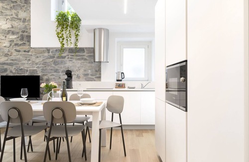 Como City Centre Apartment | Apartment in Como with 2 bedrooms sleeps 4