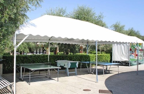 Moniga del Garda Apartment | Apartment in Moniga del Garda with balcony