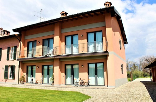 Torbiato di Adro Apartment | Apartment in Iseo near Seabeach