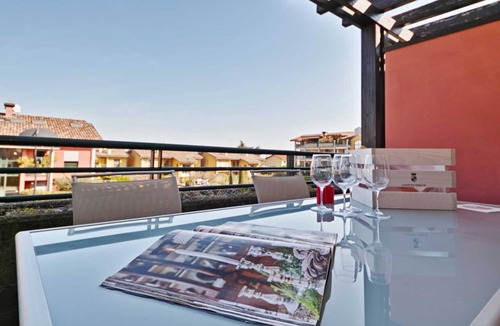 Rivoltella Apartment | Apartment for four people in a residence with swimming pool in Desenzano del Garda