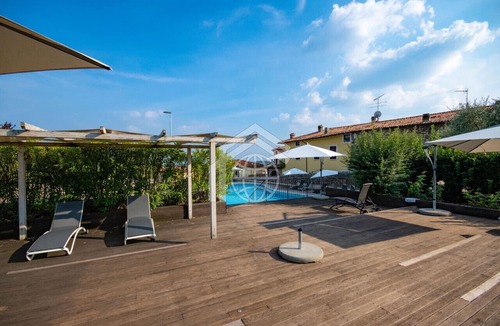 Polpenazze del Garda Apartment | Apartment 'Casa Giulia' with Shared Pool, Wi-Fi and Air Conditioning