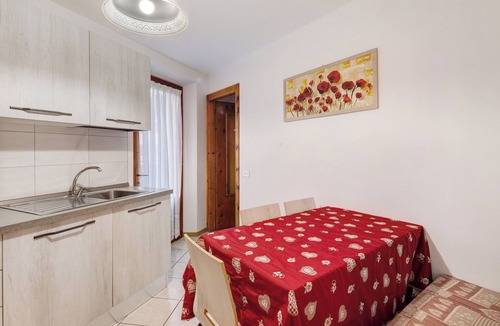 Isolaccia Apartment | Apartment 'A Due Passi Valdidentro' near Ski Lifts with Mountain View & Wi-Fi