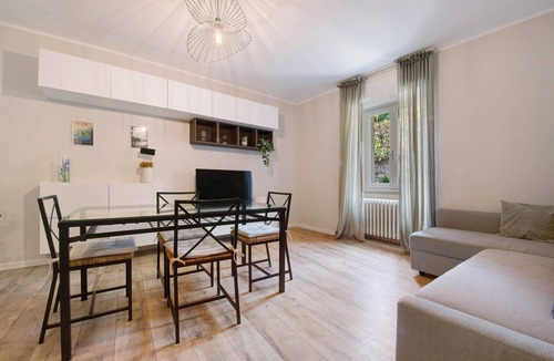Civenna Apartment | Apartment 'La Casa Di Tina - Civenna' with Balcony and Wi-Fi