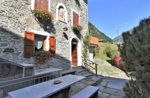 Fraccia Apartment | Apartment La Casetta di Biorca by Interhome