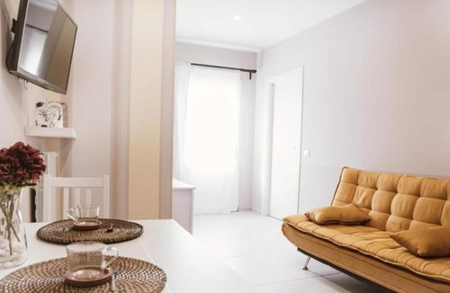 Sesto Calende Apartment | Apartment 'La Corta di Silvia 4' with outdoor area and Wi-Fi