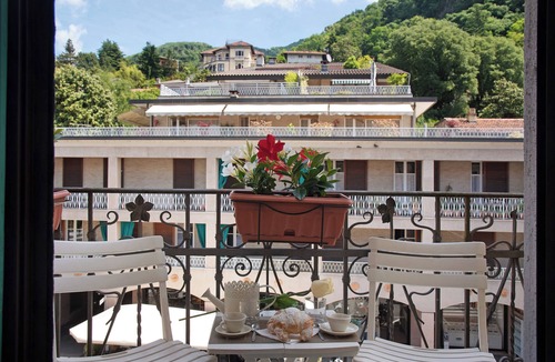 Laveno Apartment | Apartment 'La Finestra Sul Lago 2' with Lake View, Balcony and Wi-Fi