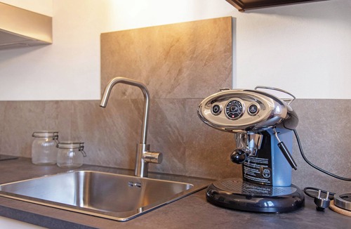 Porto Valtravaglia Apartment | Apartment 'Lac' with Wi-Fi