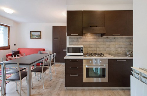 Valdisotto Apartment | Apartment 'Le Sorgenti' with Mountain View, Shared Garden and Balcony