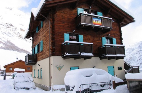 Livigno Apartment | Apartment Leonardo Casa Napell with Mountain View, Wi-Fi & Garden