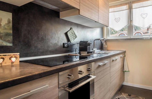 Laveno Apartment | Apartment “Maison Vittoria Lago Maggiore” with Lake View, Terrace & Wi-Fi