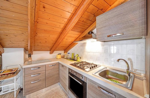 Esino Lario Apartment | Apartment 'Mansarda Fra Monte E Lago' with Mountain View, Shared Terrace and Wi-Fi