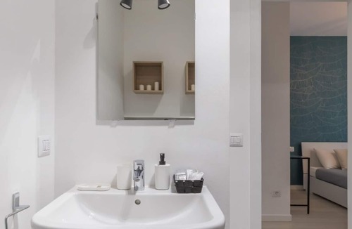 Binda Apartment | Apartment 'Metro-navigli-universita' with Shared Garden, Wi-Fi and Air Conditioning